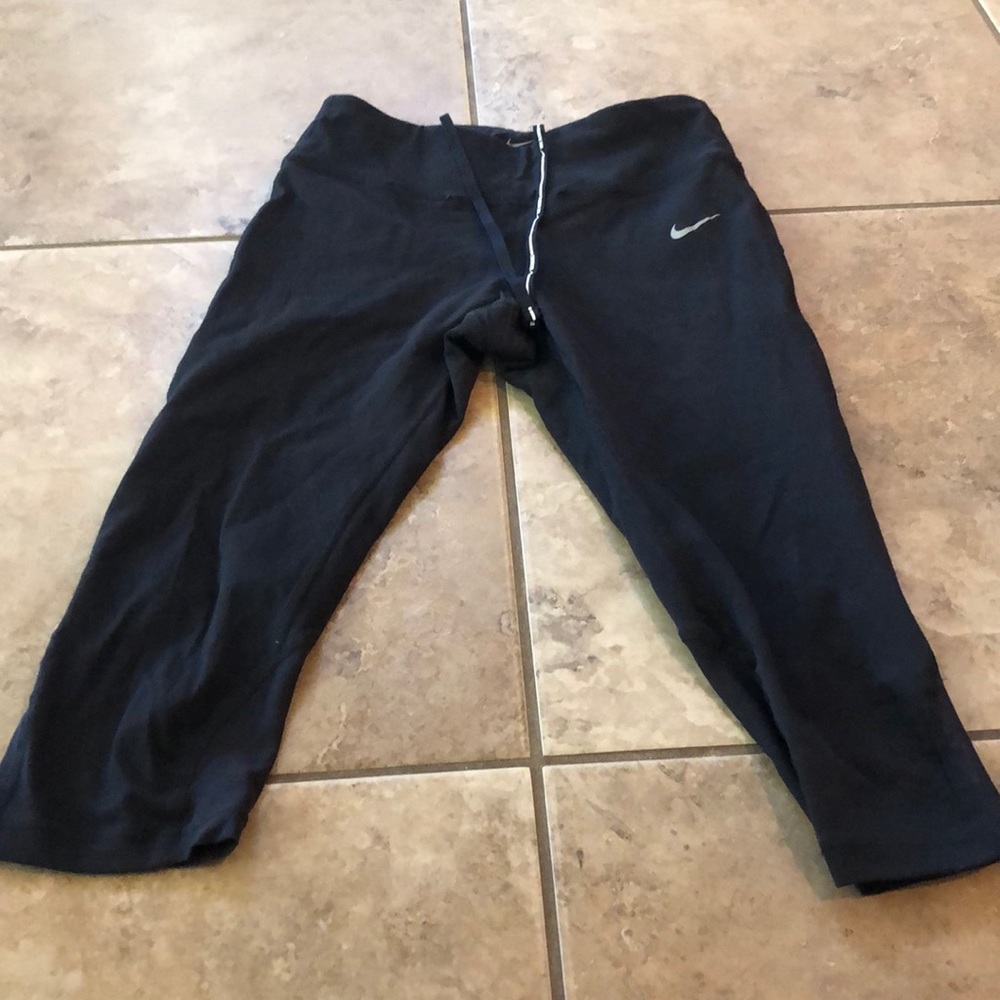 nike cropped leggings